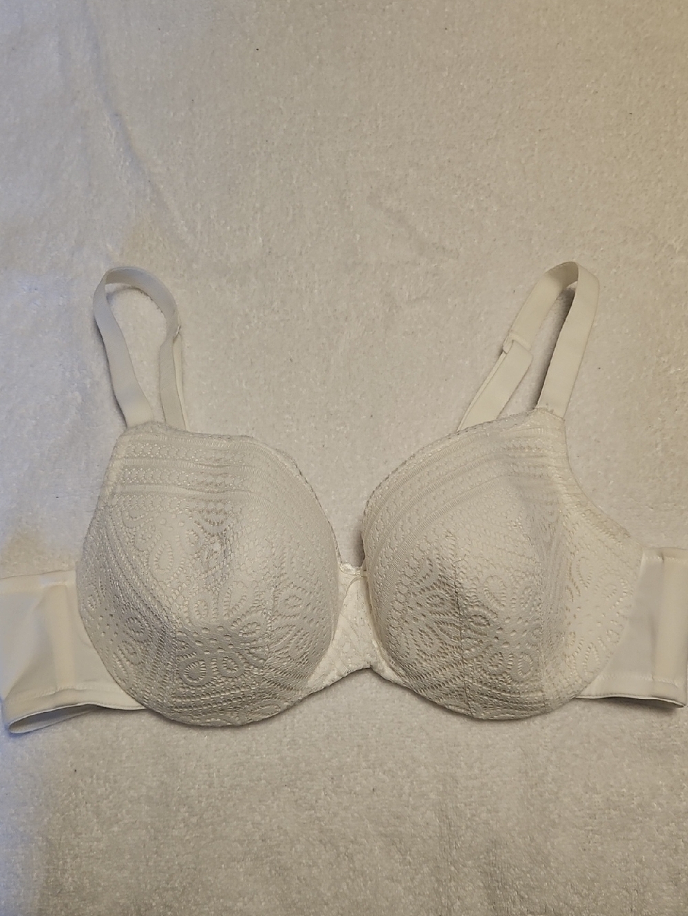 Cacique White Lace Moulded Underwire Bra